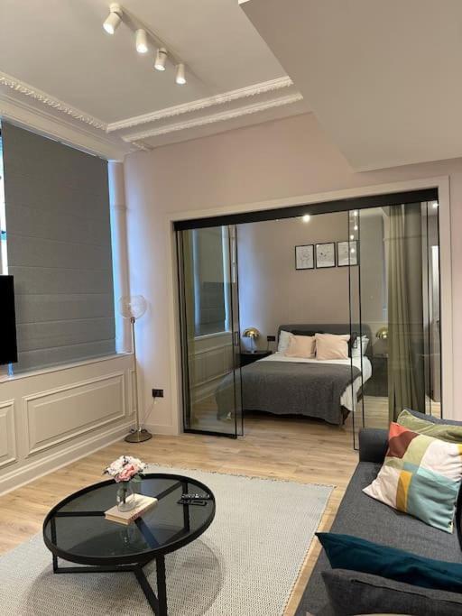 Luxurious Stunning 2Bedroom Apartment Manchester Exterior photo