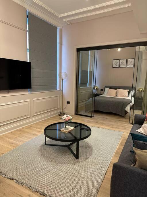 Luxurious Stunning 2Bedroom Apartment Manchester Exterior photo